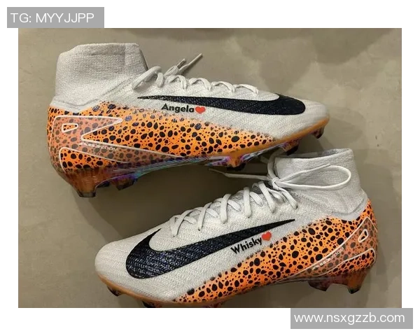 球星们常穿的顶级足球鞋款揭秘 让你了解他们的选择与偏好 球星们常穿的顶级足球鞋款揭秘 让你了解他们的选择与偏好